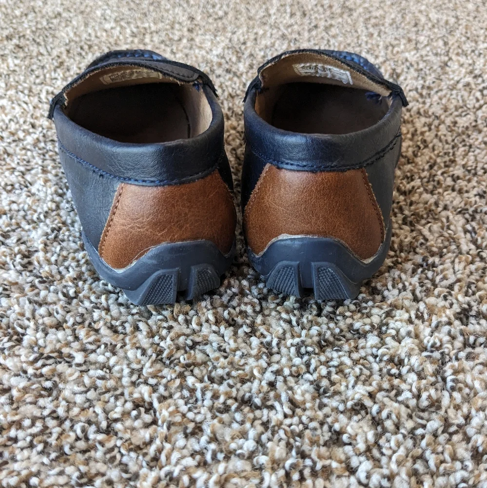 Kenneth Cole Navy Blue and Brown Boys Loafers Shoes Size 11